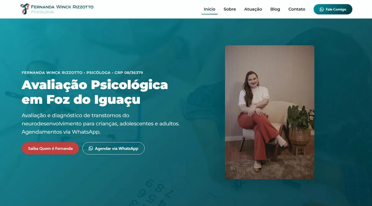 Página inicial do site da Fernanda: título Avaliação Psicológica em Foz do Iguaçu e foto dela no consultório